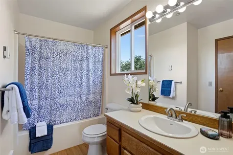 278 Lind Avenue NW Renton WA 98057