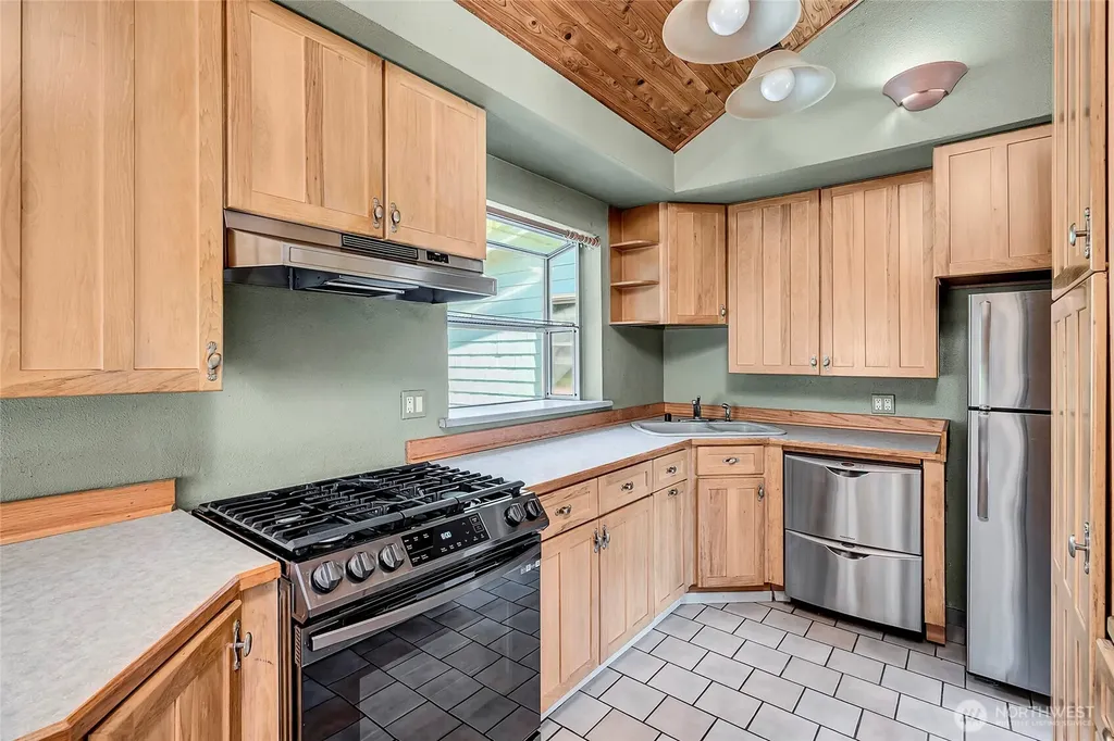809 Celery Avenue Algona WA 98001