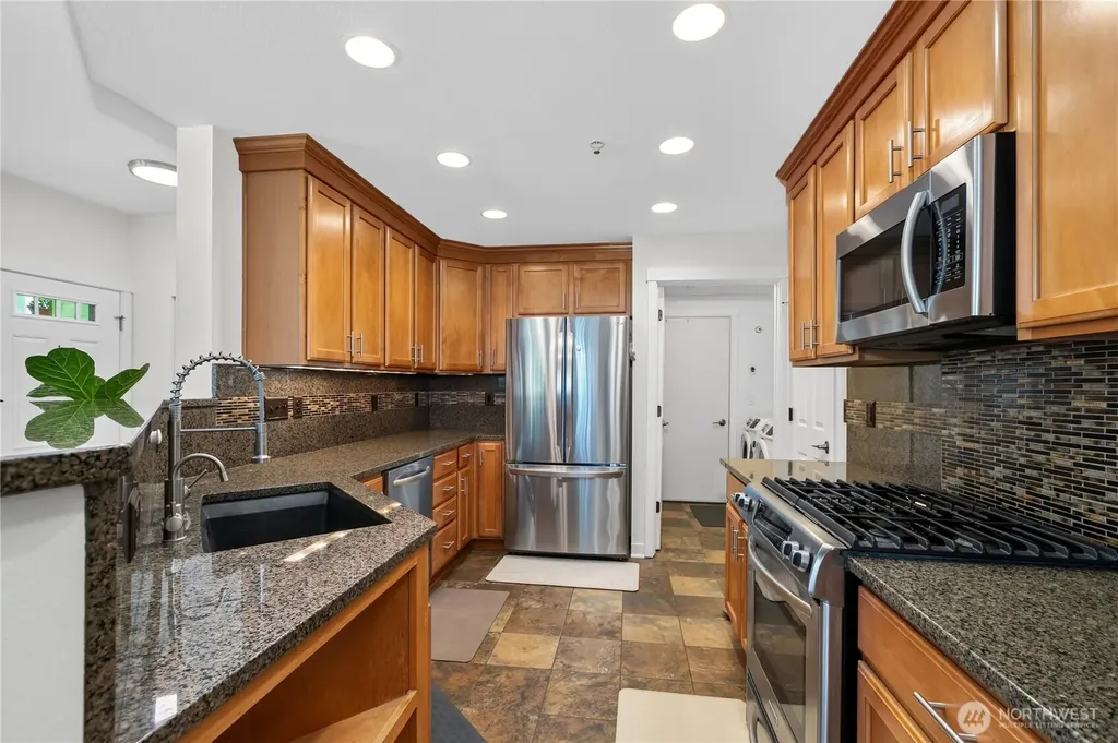 1855 SE Trossachs Boulevard Sammamish WA 98075