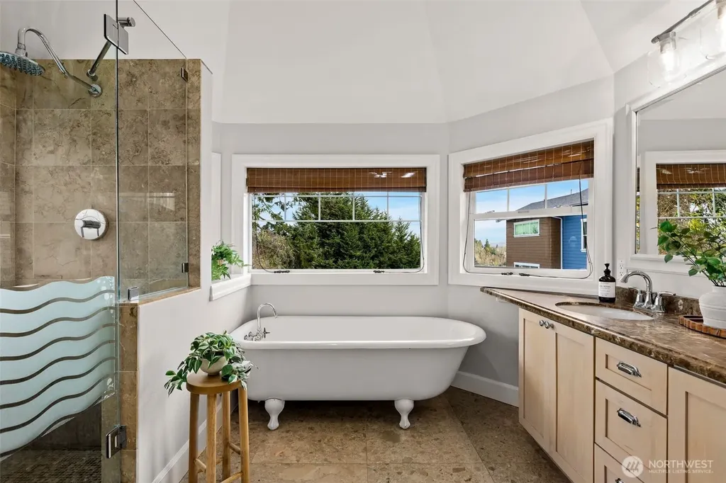 337 25th Avenue E Seattle WA 98112