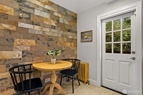 337 25th Avenue E Seattle WA 98112
