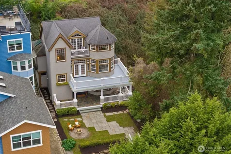 337 25th Avenue E Seattle WA 98112