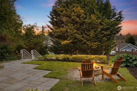 337 25th Avenue E Seattle WA 98112