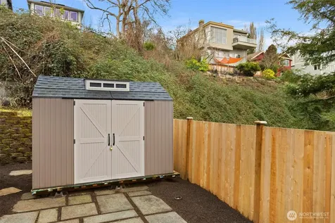 337 25th Avenue E Seattle WA 98112