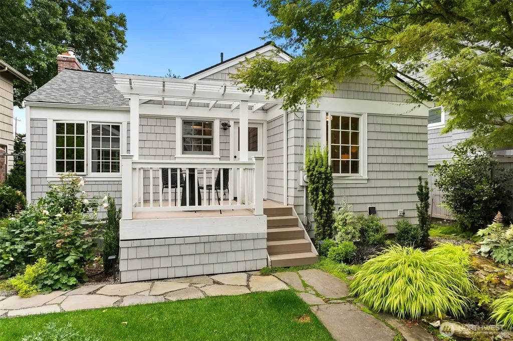 2057 Mcgilvra Boulevard E Seattle WA 98112