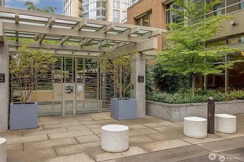 910 Lenora Street Seattle WA 98121