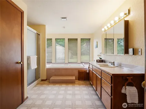 501 E 82nd Street Tacoma WA 98404
