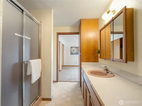 501 E 82nd Street Tacoma WA 98404
