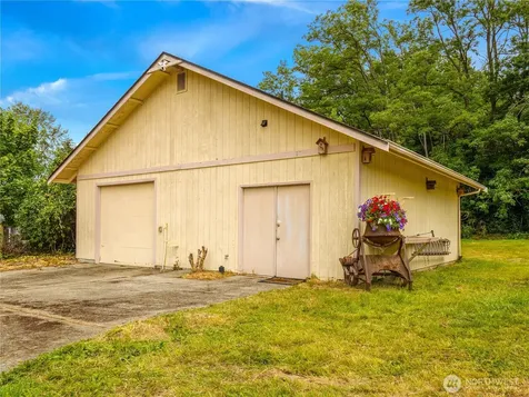 501 E 82nd Street Tacoma WA 98404