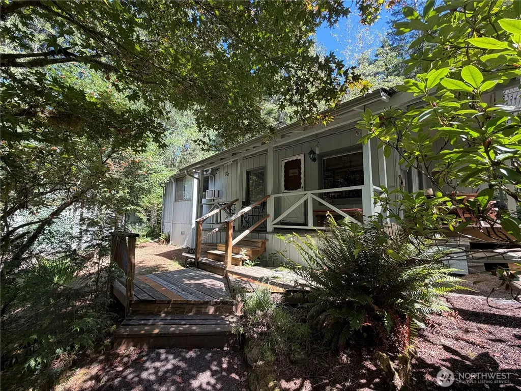 10 Creek Court Brinnon WA 98320