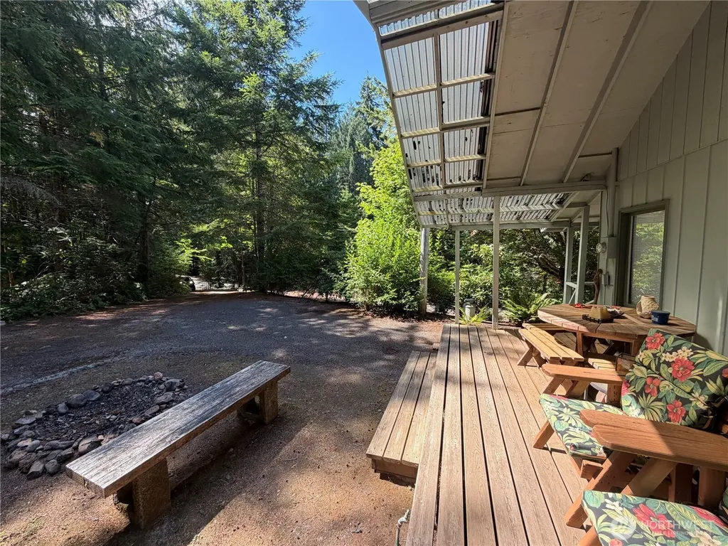 10 Creek Court Brinnon WA 98320