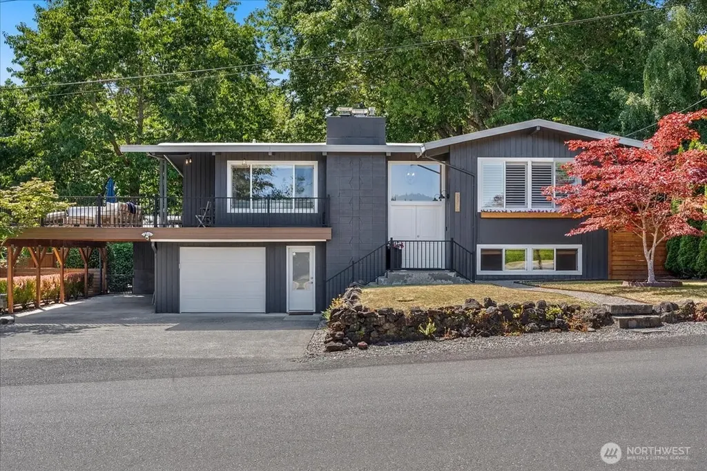 9514 Goodman Avenue Gig Harbor WA 98332