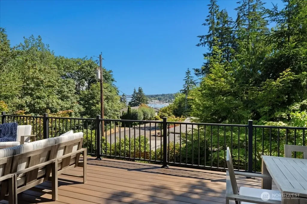 9514 Goodman Avenue Gig Harbor WA 98332