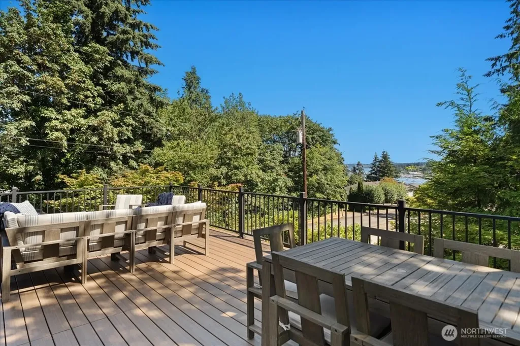 9514 Goodman Avenue Gig Harbor WA 98332