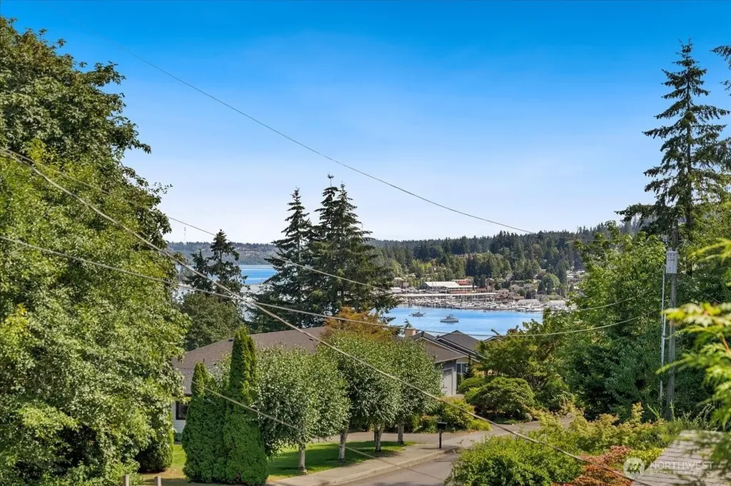 9514 Goodman Avenue Gig Harbor WA 98332