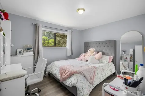 2406 24th Street Renton WA 98056