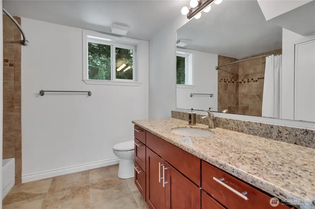 18415 9th Street E Lake Tapps WA 98391