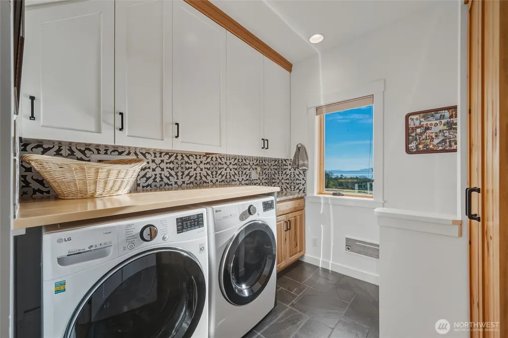 4065 Sunny Hill Lane Lummi Island WA 98262