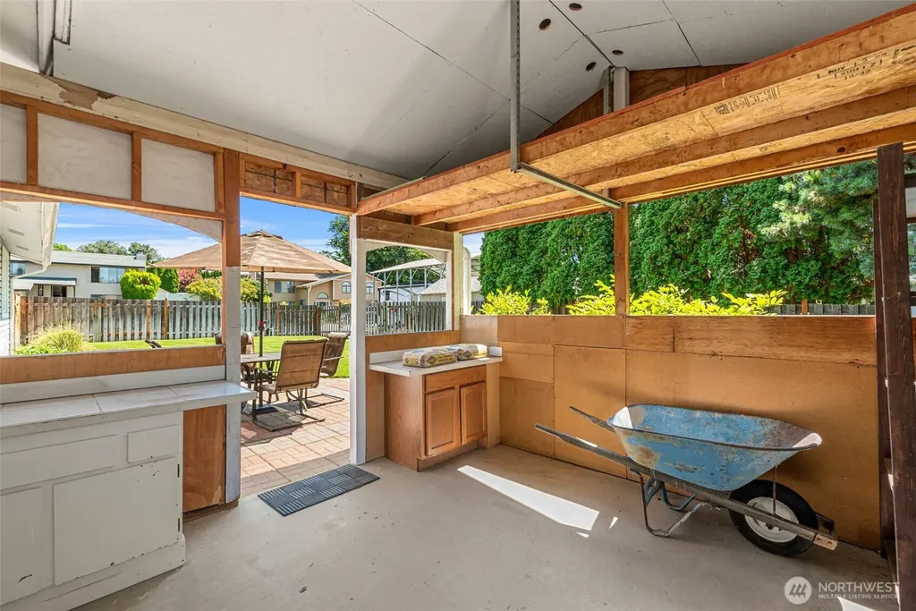 814 11th Street NE East Wenatchee WA 98802