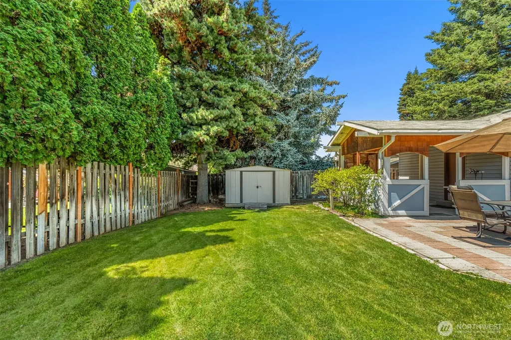 814 11th Street NE East Wenatchee WA 98802