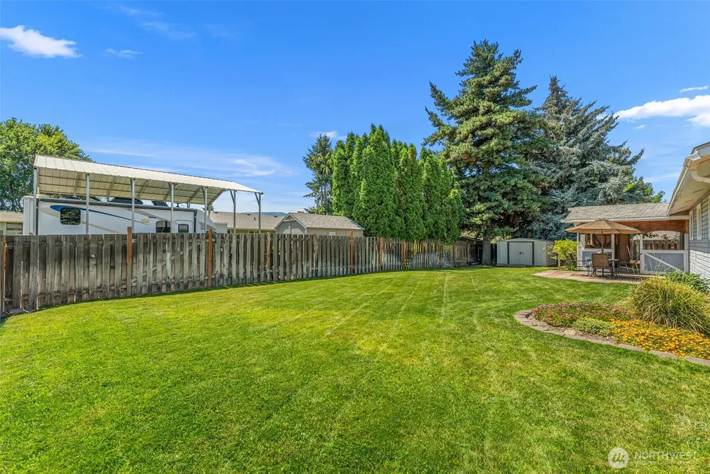 814 11th Street NE East Wenatchee WA 98802