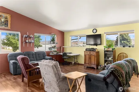 702 Shady Lane Omak WA 98841