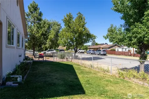 702 Shady Lane Omak WA 98841