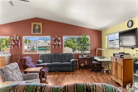 702 Shady Lane Omak WA 98841