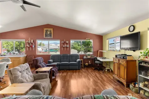 702 Shady Lane Omak WA 98841