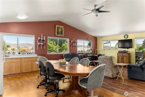 702 Shady Lane Omak WA 98841