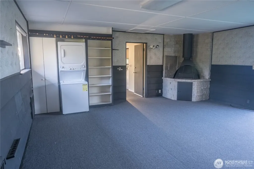 909 95th Avenue NE Bellevue WA 98004