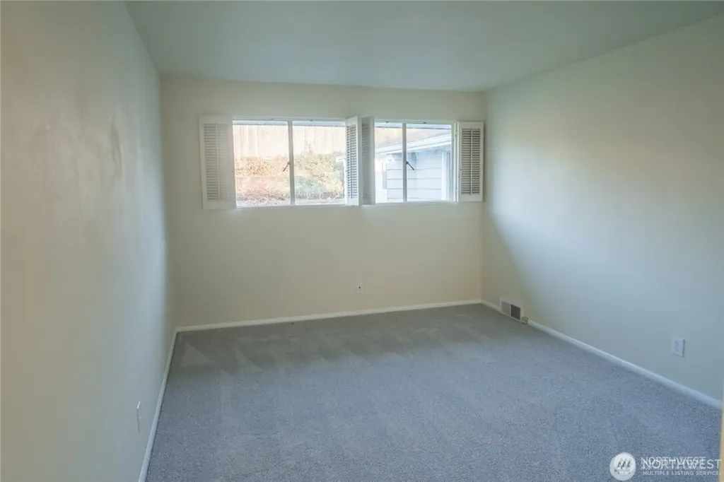 909 95th Avenue NE Bellevue WA 98004