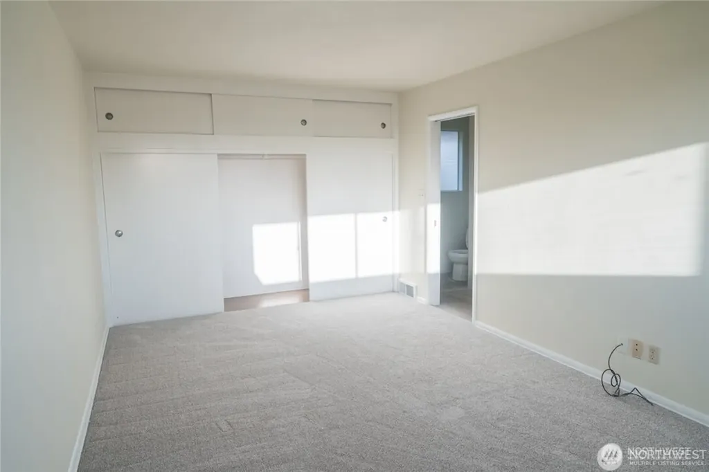 909 95th Avenue NE Bellevue WA 98004