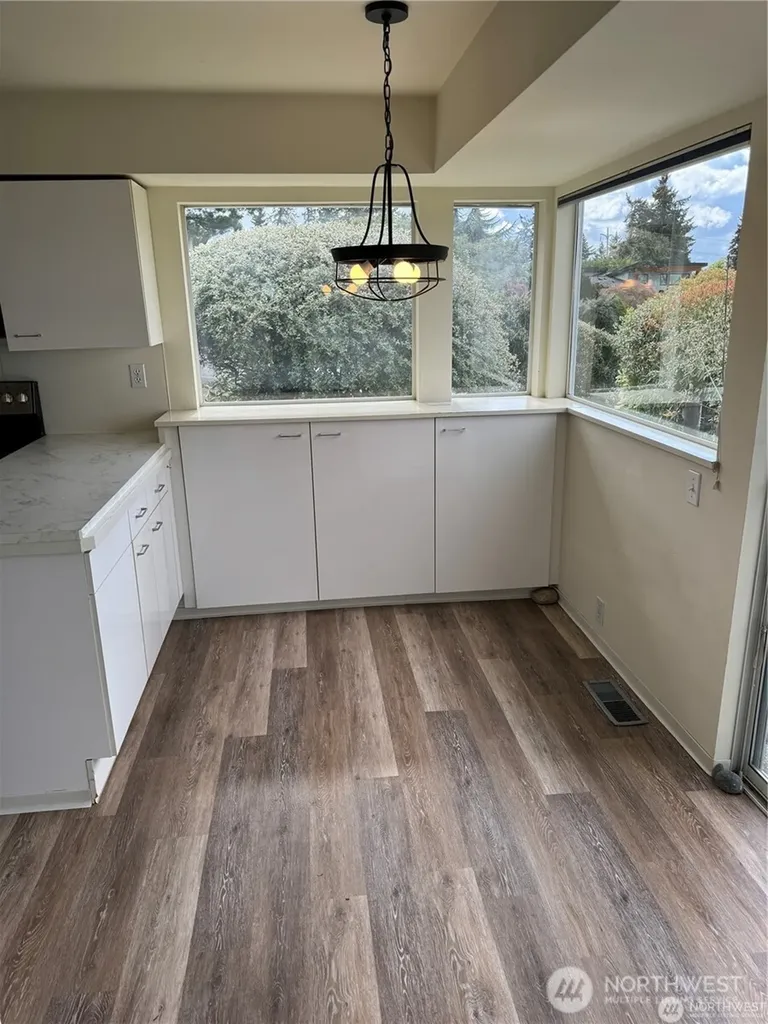 909 95th Avenue NE Bellevue WA 98004