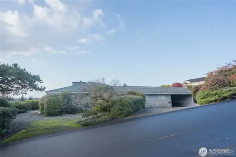 909 95th Avenue NE Bellevue WA 98004