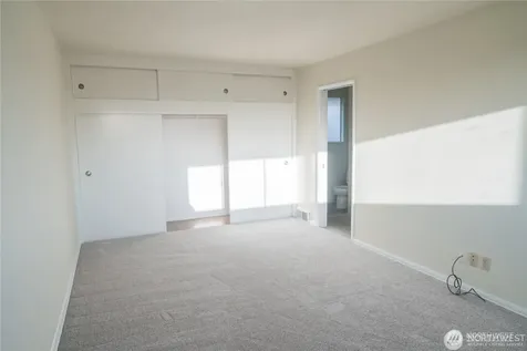 909 95th Avenue NE Bellevue WA 98004