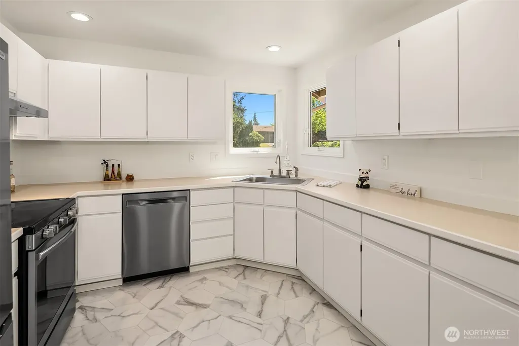 10816 10th Drive SE Everett WA 98208