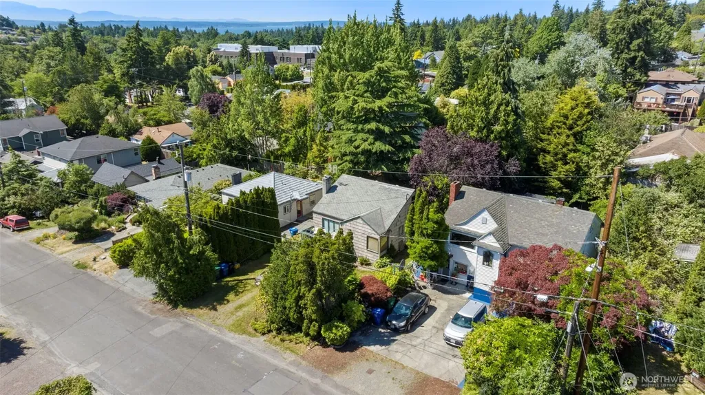 122 NW 103rd Street Seattle WA 98177