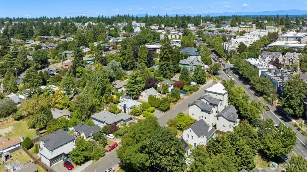 122 NW 103rd Street Seattle WA 98177
