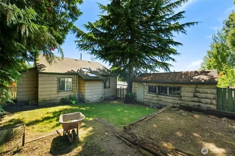 122 NW 103rd Street Seattle WA 98177