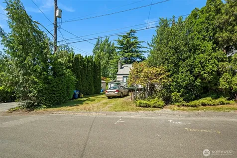 122 NW 103rd Street Seattle WA 98177