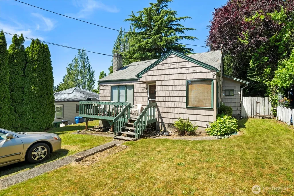 122 NW 103rd Street Seattle WA 98177