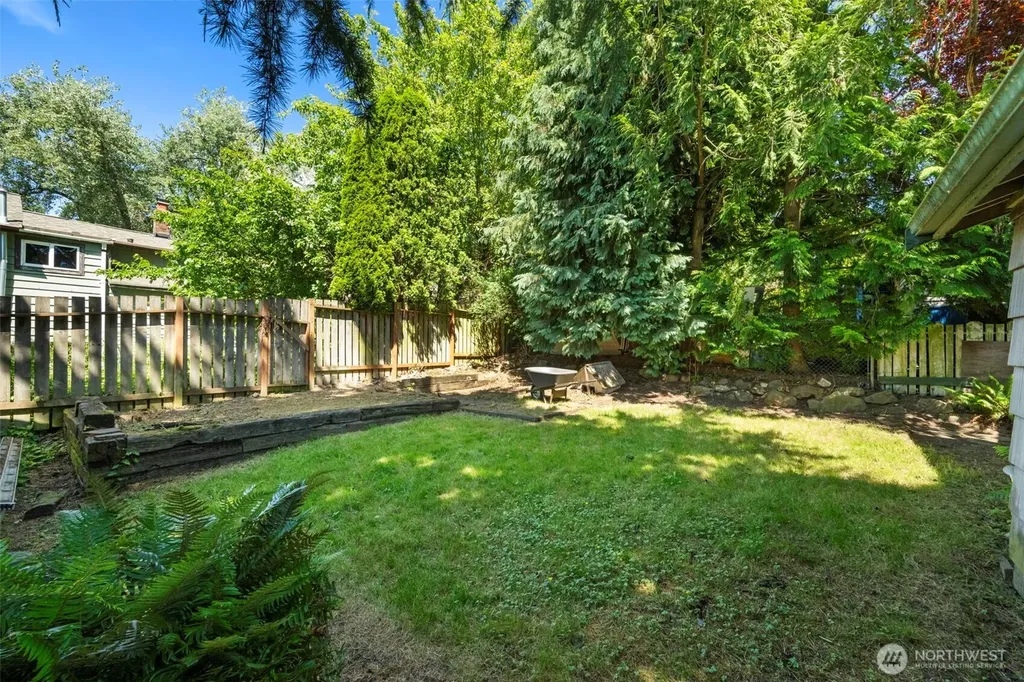 122 NW 103rd Street Seattle WA 98177