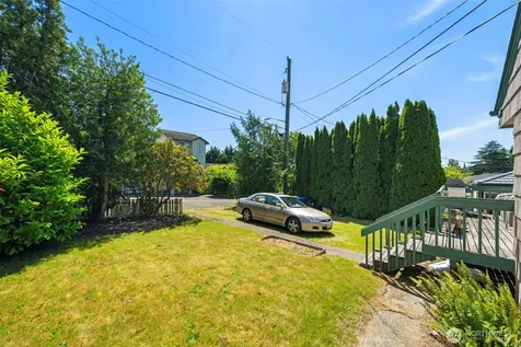122 NW 103rd Street Seattle WA 98177