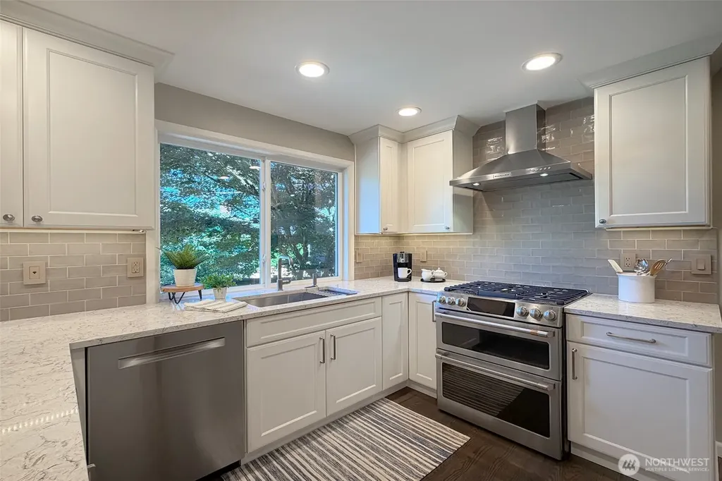6349 114th Avenue SE Bellevue WA 98006