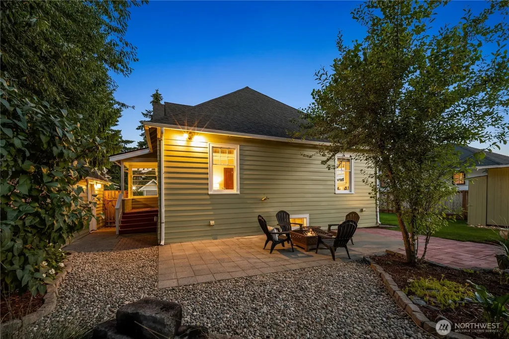 1210 N 2nd Street Renton WA 98057