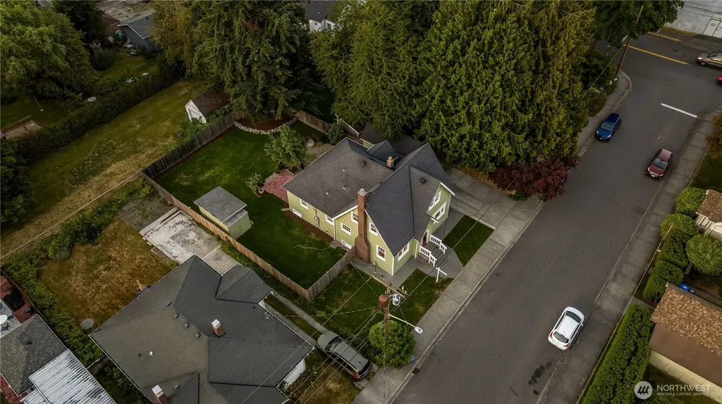 1210 N 2nd Street Renton WA 98057
