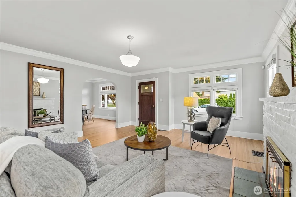 1210 N 2nd Street Renton WA 98057