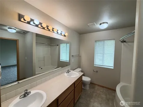 2045 Bobs Hollow Lane Dupont WA 98327
