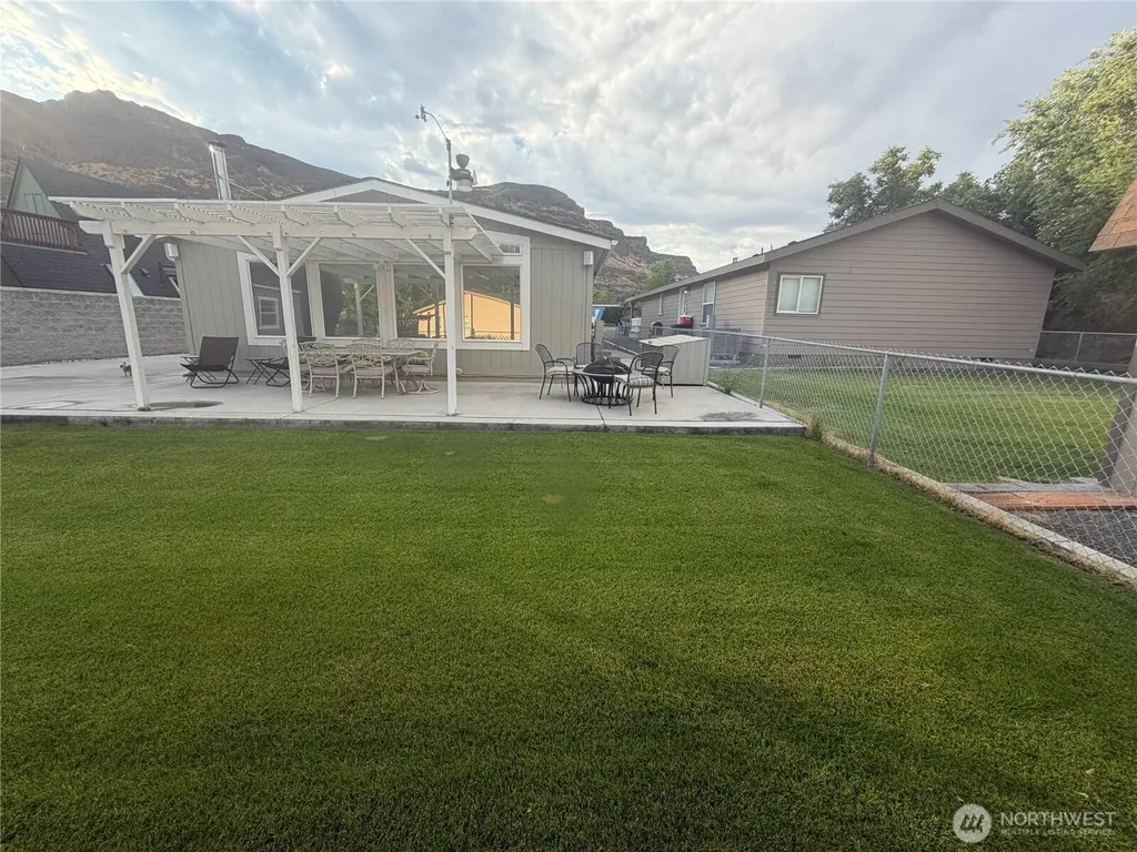616 Hunter Avenue SW Quincy WA 98848